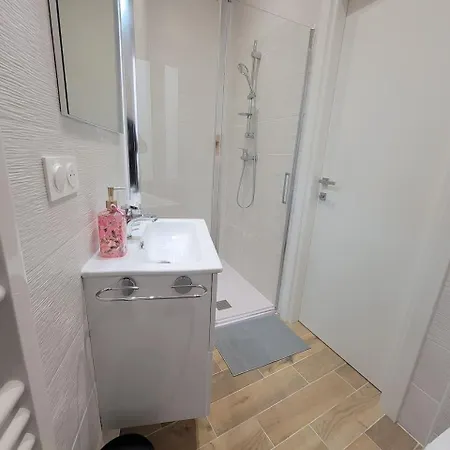 Appartement Fleur De Sel -Menton City Center Studio Apartment *